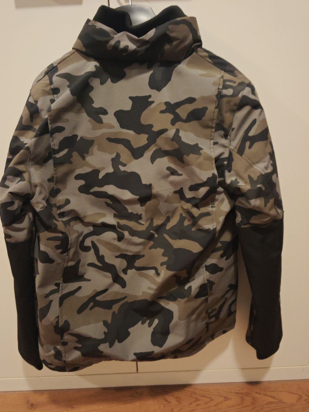 Canada Goose Giacche: Canada Goose ORIGINAL Man Jacket size M.New – Nuovo e nell'imballaggio originale da Zürich venduto da Sami526 2