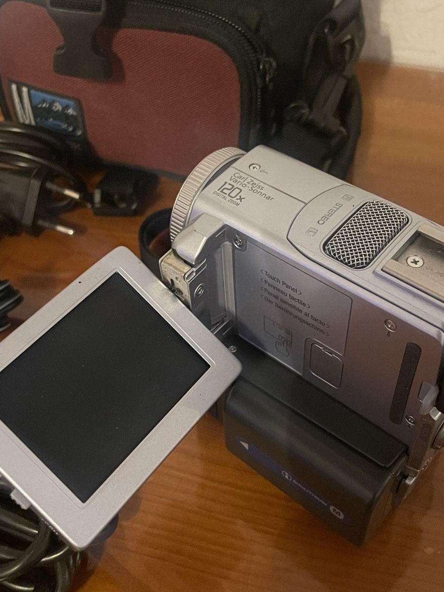 Sony Camcorder: Sony DCR-PC8E MiniDV Kamera Komplett – Gebraucht aus Zürich von semi16 2