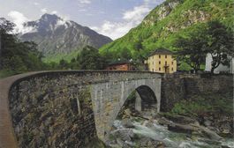 Brücke Prato-Sornico Valle Maggia TI