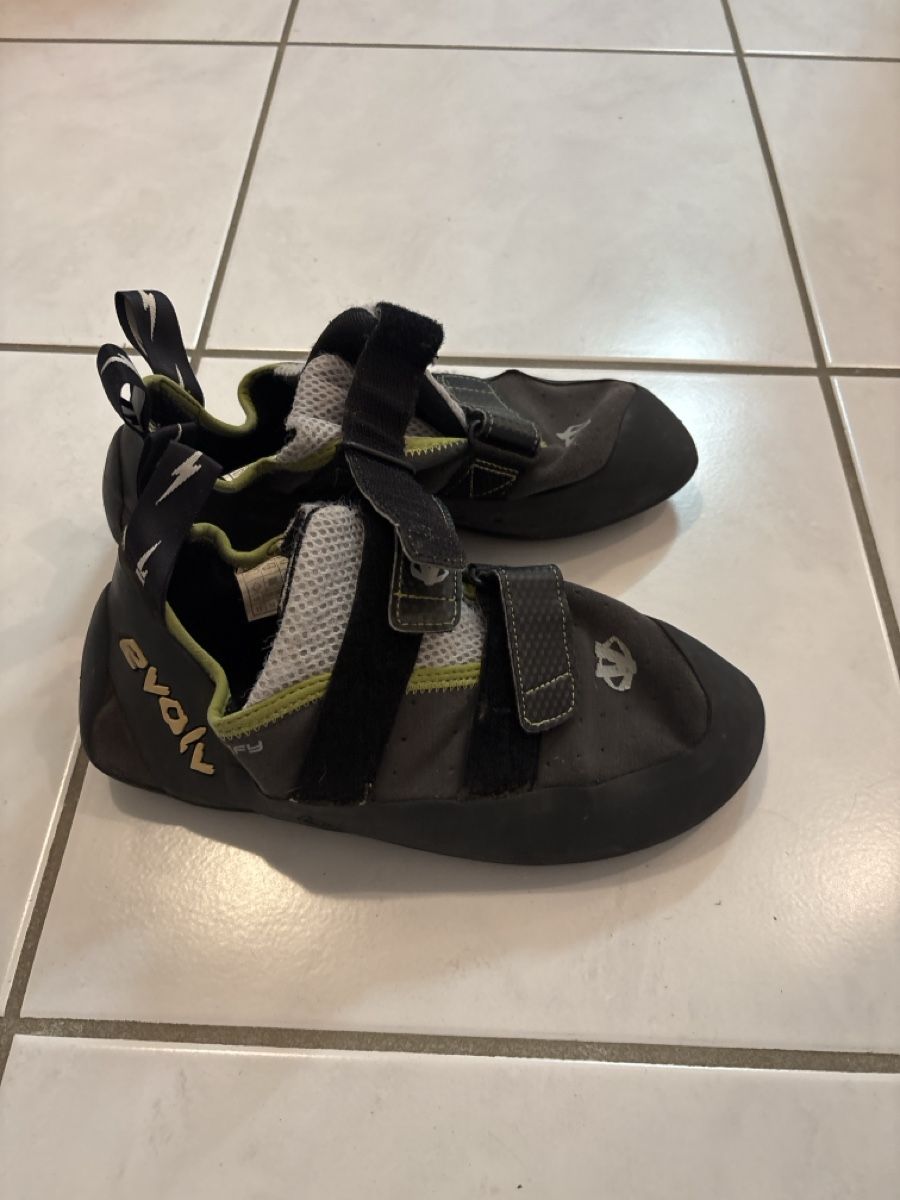 Herrenschuhe: Kleterschuhe – Gebraucht aus Alpnach Dorf von Samsung0881 1