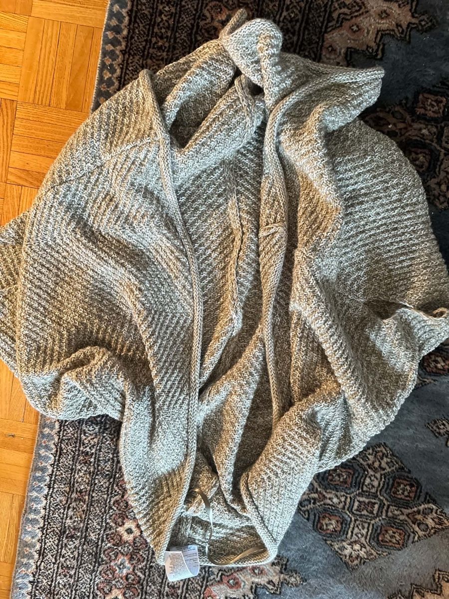 Jacken: CARTOON poncho gr M – Neu (gemäss Beschreibung) aus Gutenswil von Bregenzer8610 1