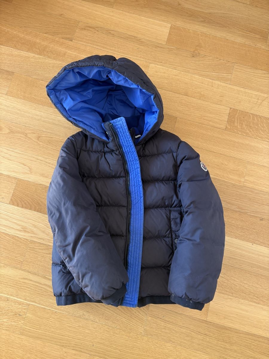 Moncler Kinderjacke Jahre dunkelblau (Gebraucht) in Lugano für