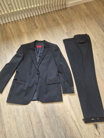 Hugo Boss Herren Anzug schwarz Grösse 54