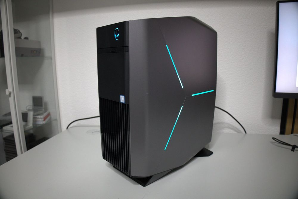 Alienware Aurora R7 Gaming PC | i7-8700 | GTX1070 | 16GB RAM (Gebraucht ...