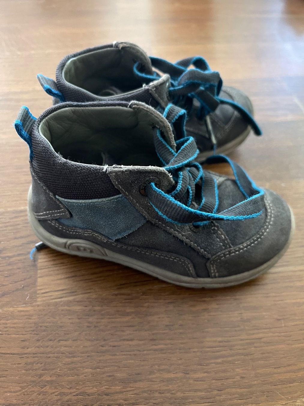 Scarpe per ragazzi: Junge Schuhe Gr. 23 – Usato da Horgen venduto da delakowi 2