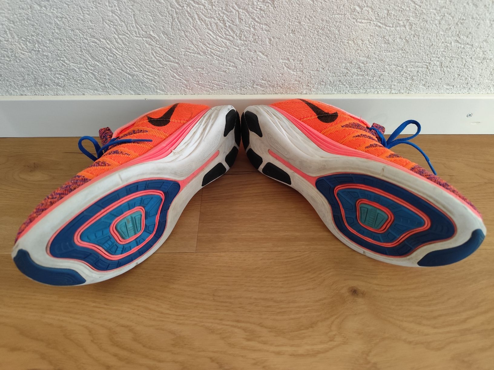 Nike Scarpe da uomo: Nike Laufschuhe Gr.42.5 - leichte Running Schuhe – Usato da Magden venduto da Fimo29 2