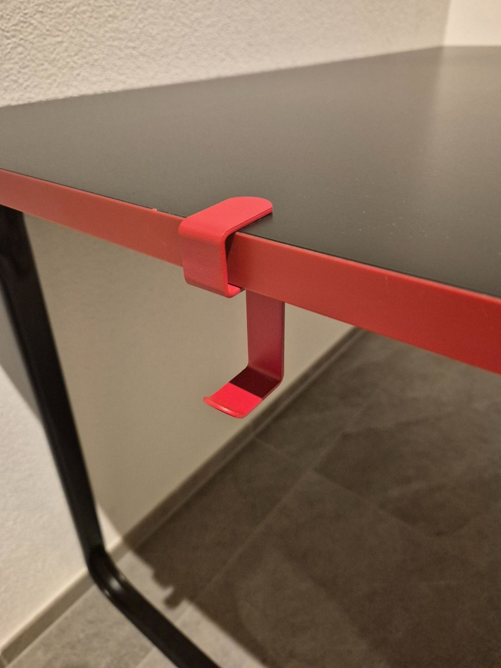 Ikea Scrivanie: Bürotisch mit Headset Halterung – Usato da Erschwil venduto da SellerBrothers 2