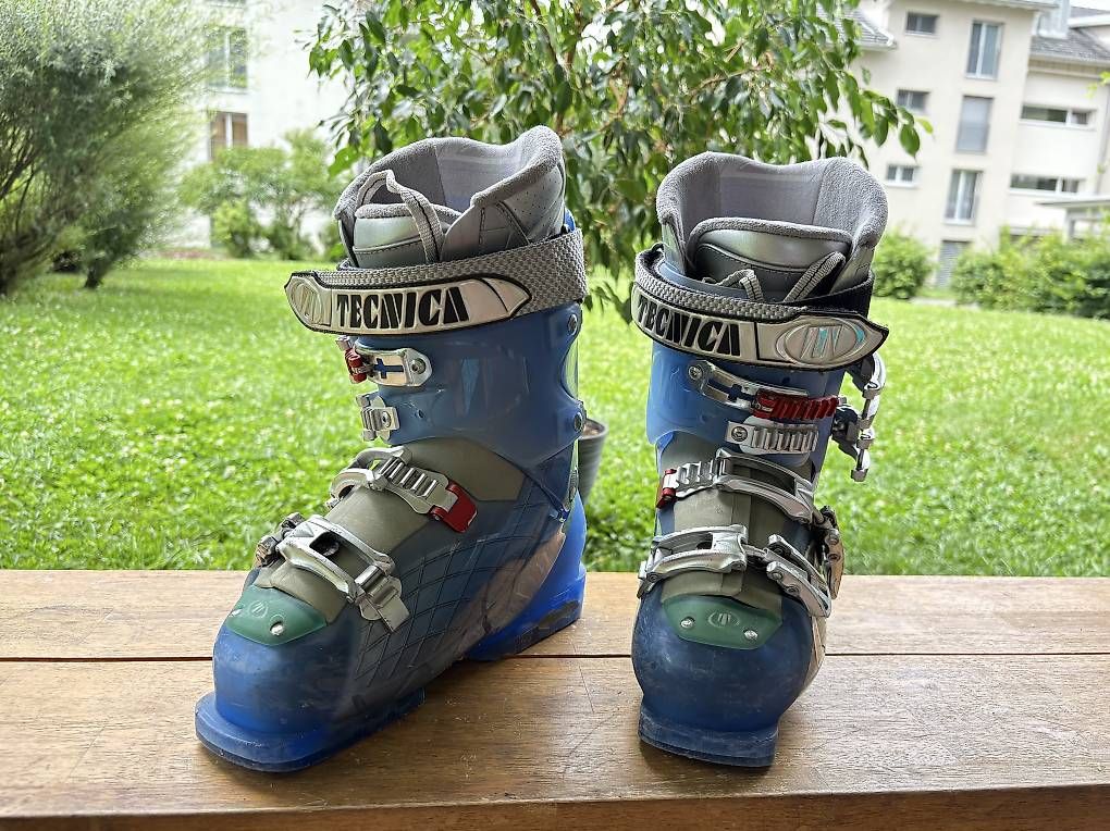 Scarpe da donna: Skischuhe EU 38 2/3 – Usato da Sargans venduto da TrickyHikr 1