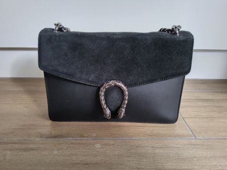 Schwarze Umhängetasche