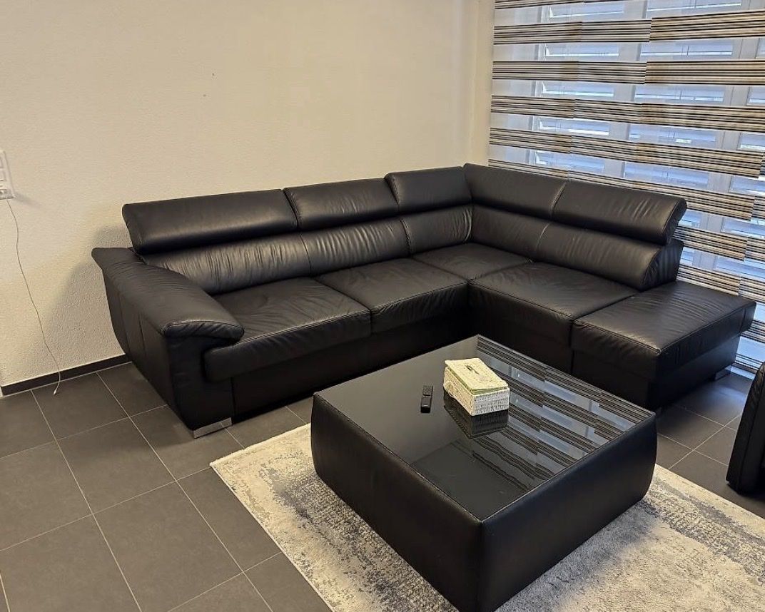 Divani: Sofa und Couchtisch – Usato da Bürglen TG venduto da edonbeyhan0408