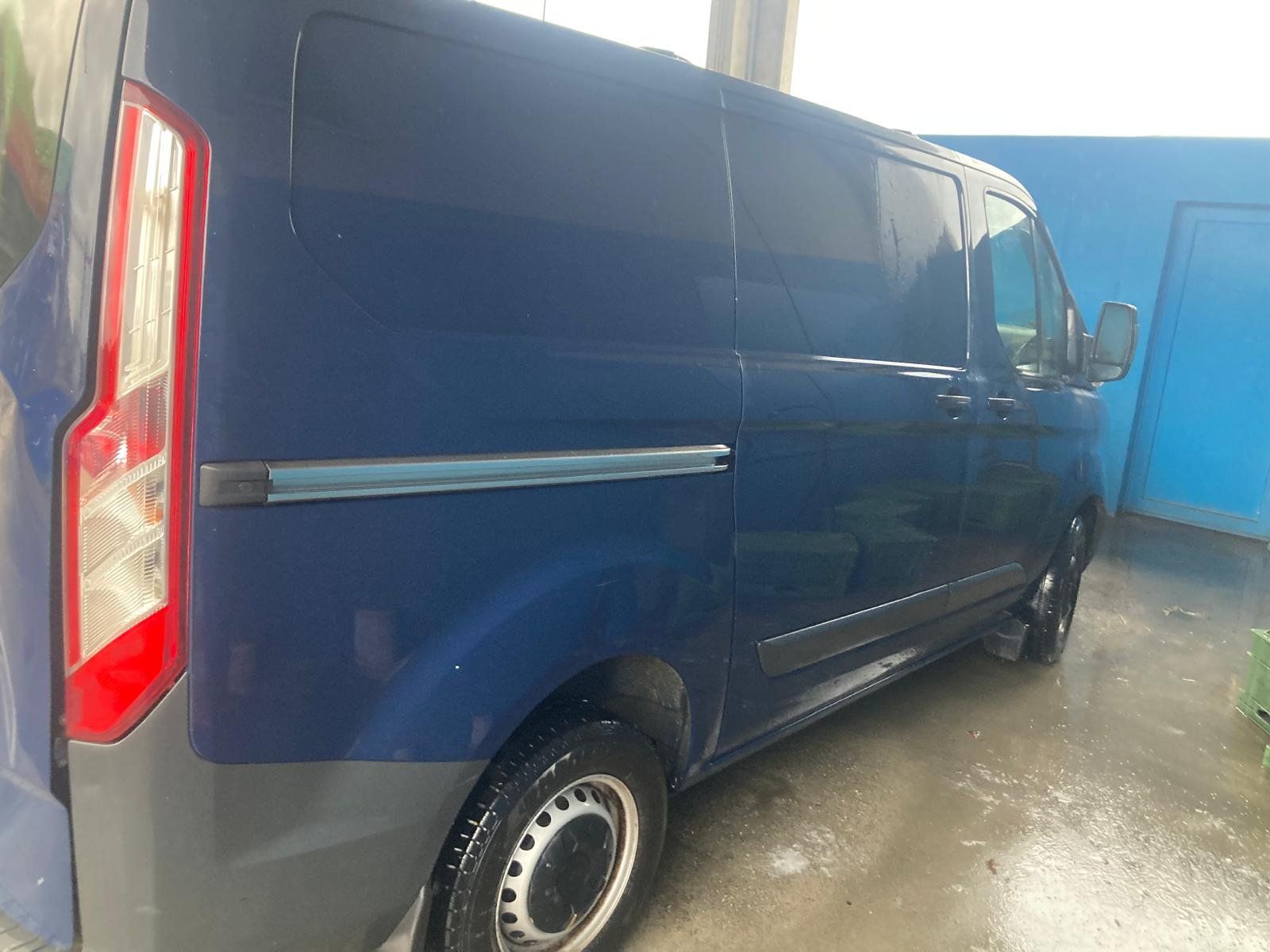 Ford Véhicules utilitaires: Ford Transit Custom 300L 2.2 TDCi – D'occasion à Wängi par Ladys_First 2