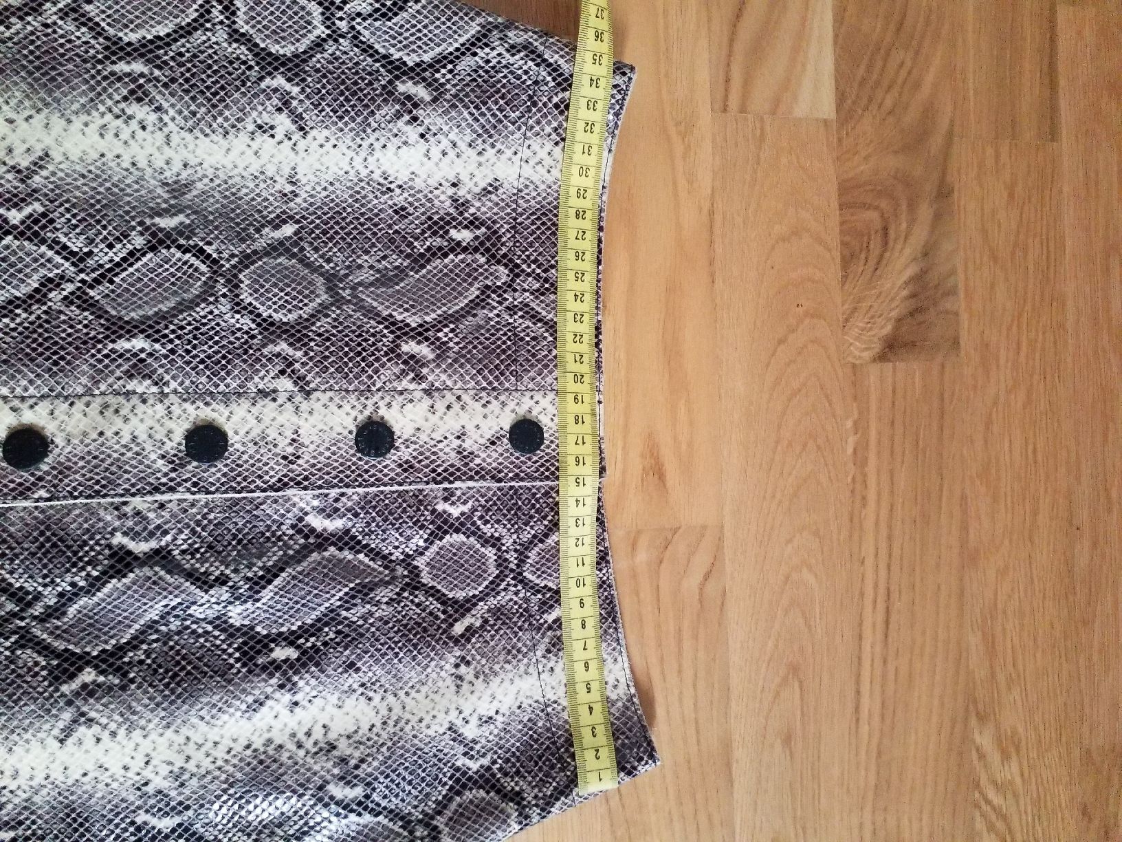 Sandro Gonne: SANDRO leather skirt – Usato da Luzern venduto da _Lobster_ 4
