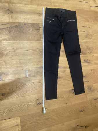 schwarze Jeans mit Zipper, Grösse 26, neuwertig