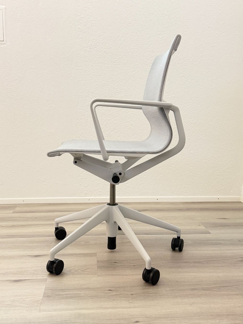 Vitra Chaises: Vitra Physix Bürostuhl – D'occasion à Gockhausen par zhswiss 1