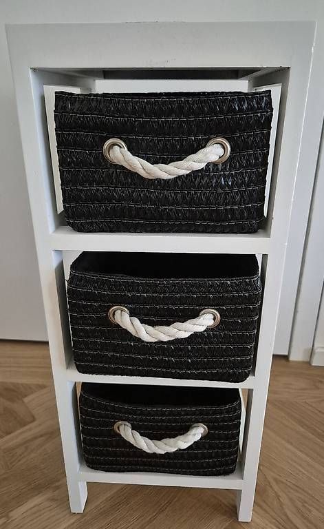 Cassettiere: Kleines Möbel mit Korbschubladen – Usato da Zürich venduto da lkunz