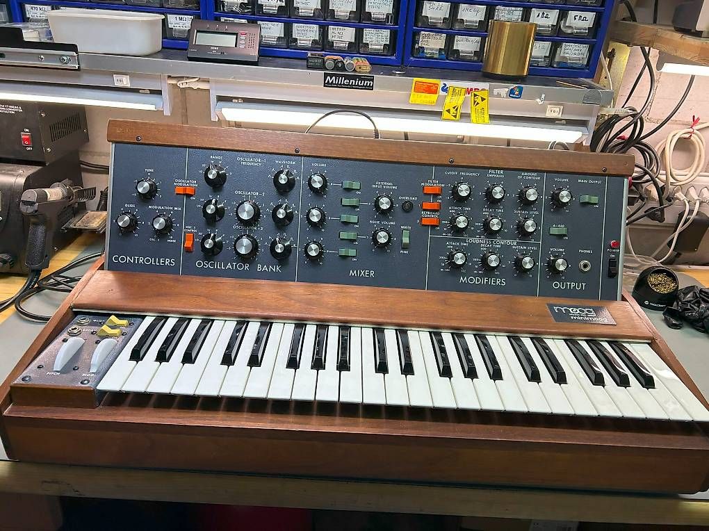 Moog Strumenti musicali: Vintage Minimoog Model D – Usato da Bellinzona venduto da Mauro03