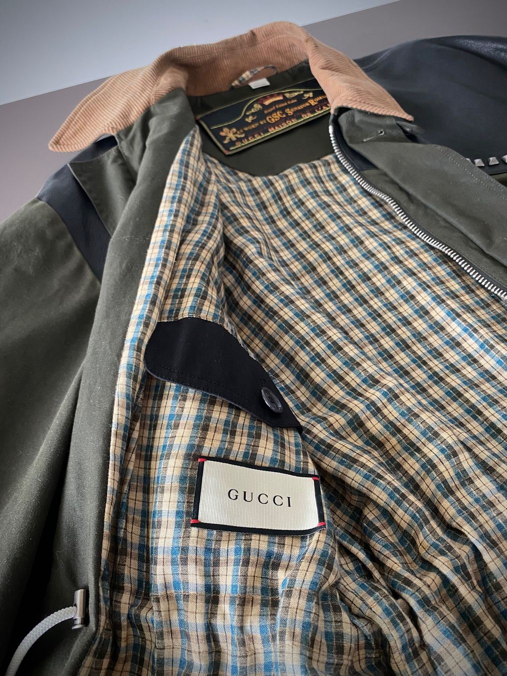 Gucci Mäntel: Gucci English Style Parka with Studs and Leather – Neu (gemäss Beschreibung) aus Zürich von pas_9czf 2