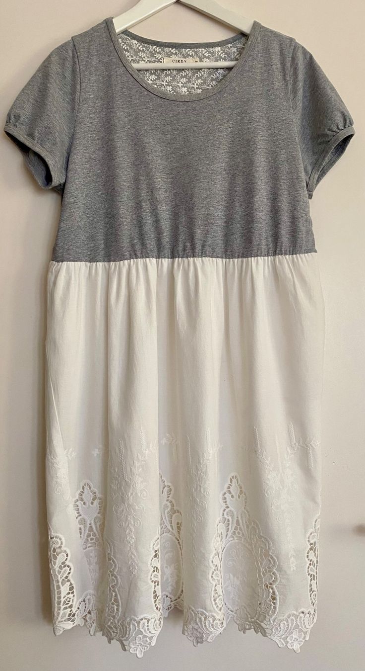 Kleider: Kleid in Weiss/Grau, Gr. M/L – Gebraucht aus Zürich von Maria2021