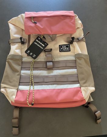 Sac à dos beige-rosé Dakine June Backpack 25 L neuf