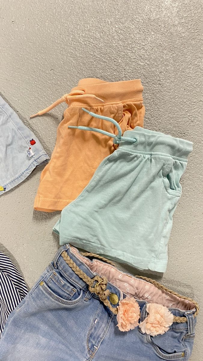 Lotti & Set di vestiti: Hosen & Röckli Set – Usato da Beinwil (Freiamt) venduto da Akgeun 1