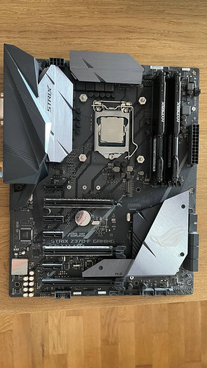 ASUS ROG STRIX Z370-F Gaming & Intel Core i7-8700K inkl. RAM