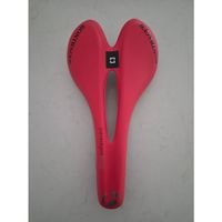 Fahrradsattel Karbon (135gr.) XXX rot