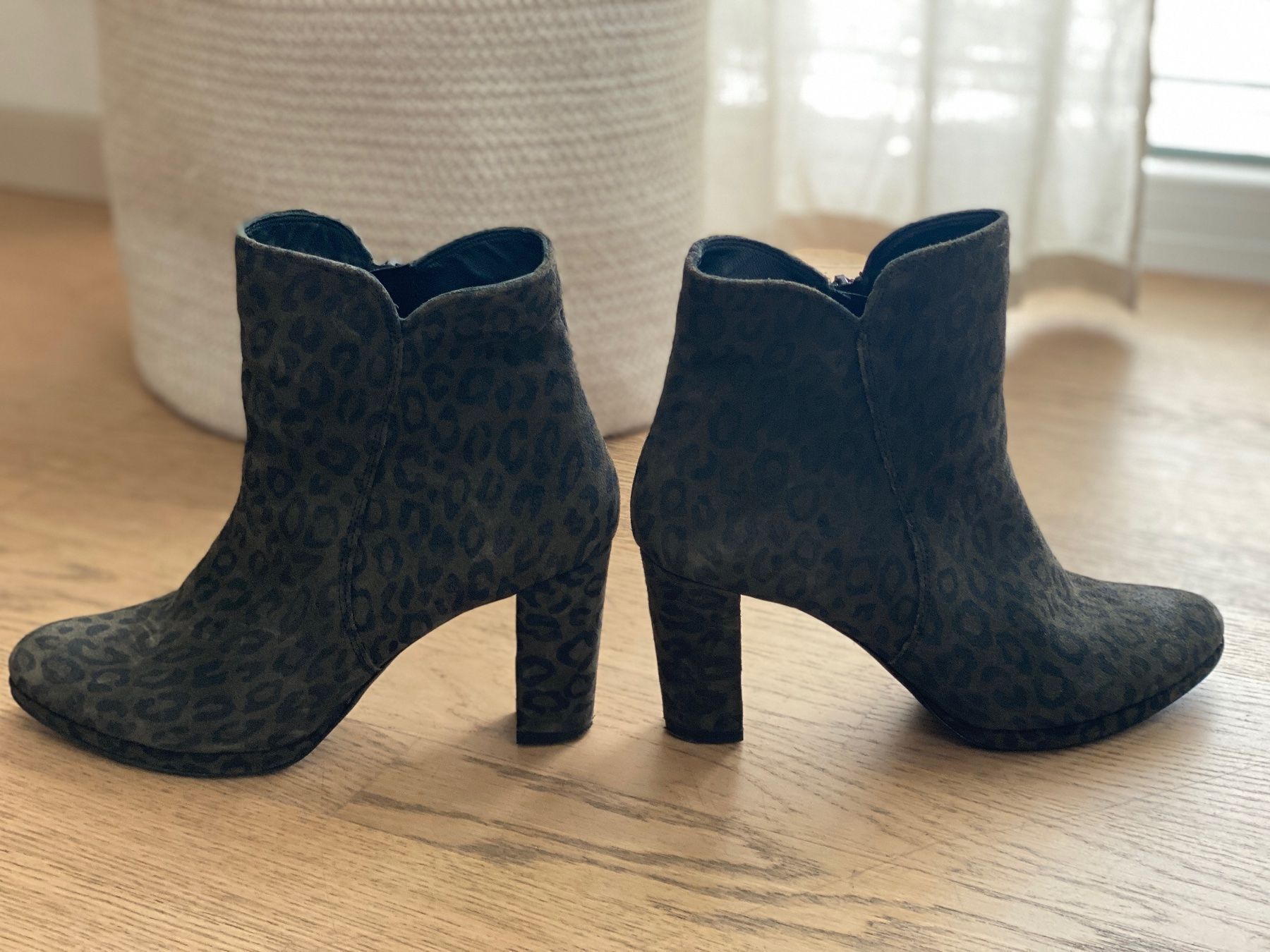 Scarpe da donna: Wildleder Stiefelette Gr. 38, NEU, Ankle-Boot, Khaki – Nuovo (secondo la descrizione) da Zürich venduto da methee1107 4