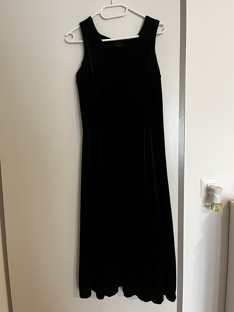 Kleider: Elegantes Samtkleid, Schwarz – Gebraucht aus Opfikon von acoaee