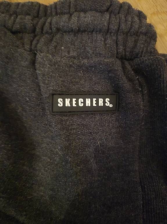 Pantalons: Skechers Trainerhose – D'occasion à Ettingen par mus_qx88 1