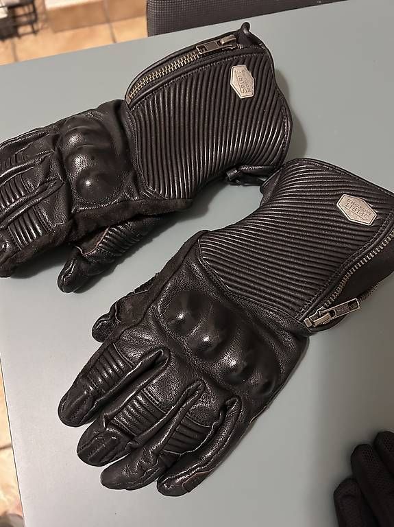 Lotti di vestiti: Vêtements  femme pour moto – Usato da Enney venduto da ver_f7fy 4