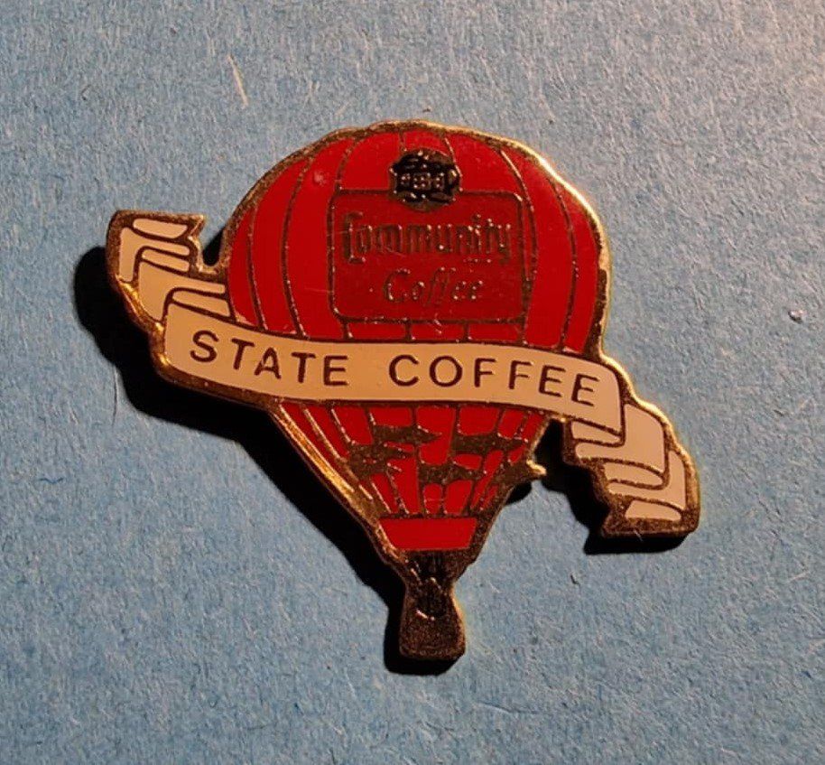 Placchette & Badge: Ballon Pin Community Coffee / State Coffeee – Usato da Härkingen venduto da specialshapes