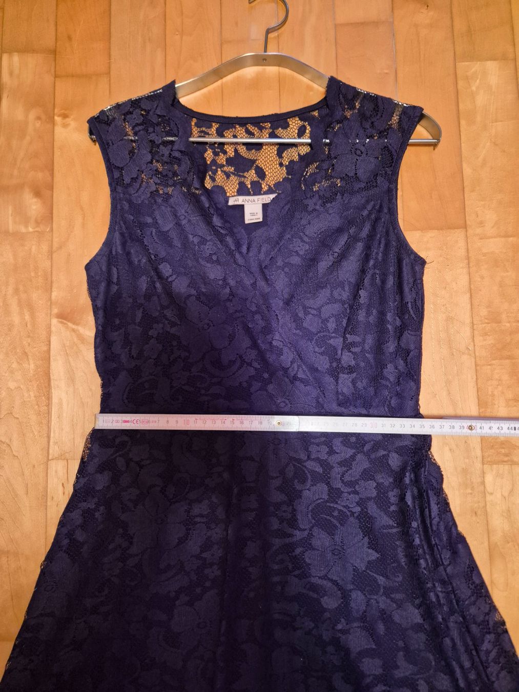 Vestiti: Schönes dunkelblaues Spitzenkleid – Usato da Walenstadt venduto da grischalounge1 3