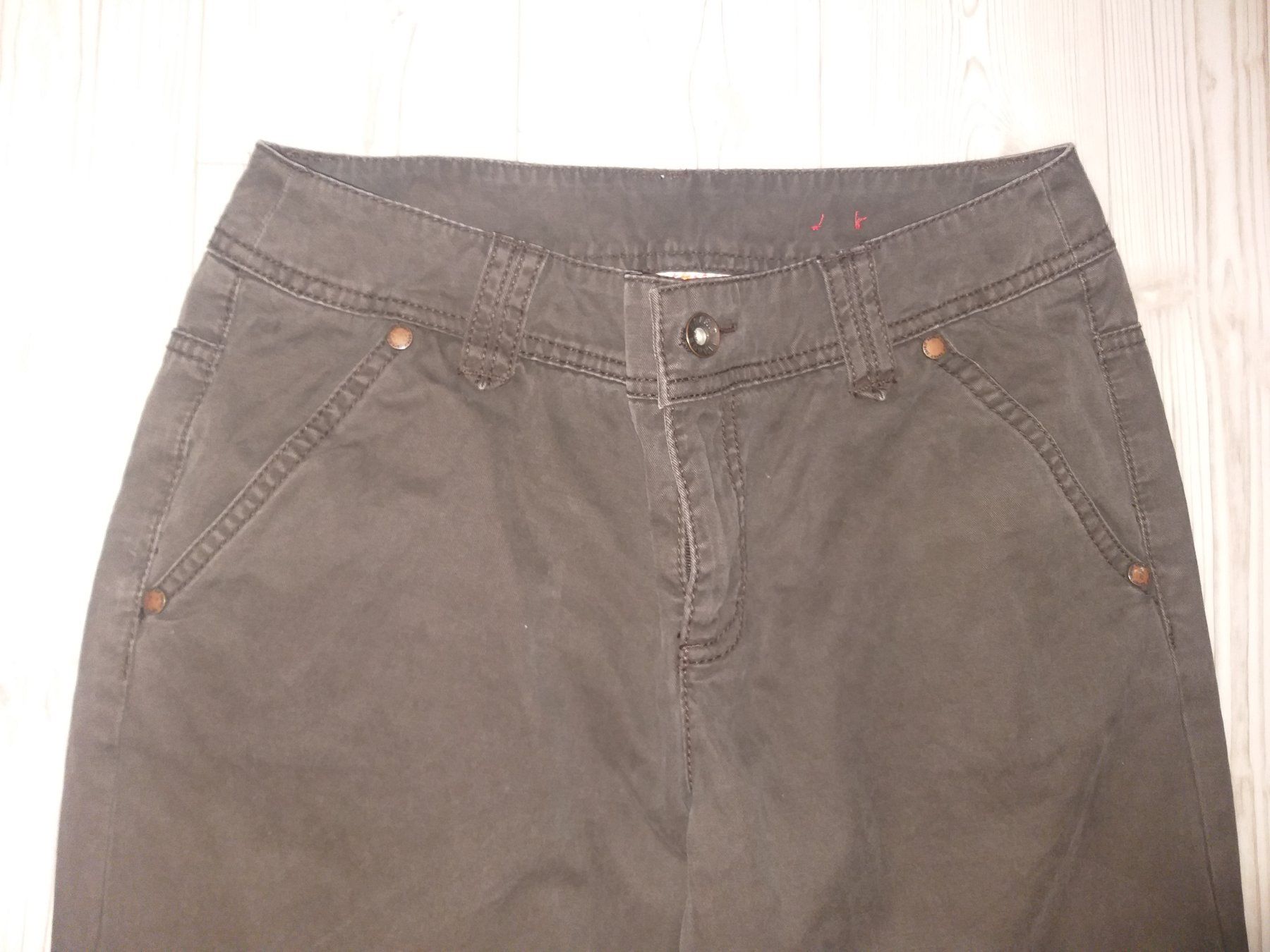 Esprit Pantaloni: Pantalon / Hose ESPRIT  Regular  Taille / Grosse 34 CH – Usato da Cossonay-ville venduto da Super-Price-Quality 1