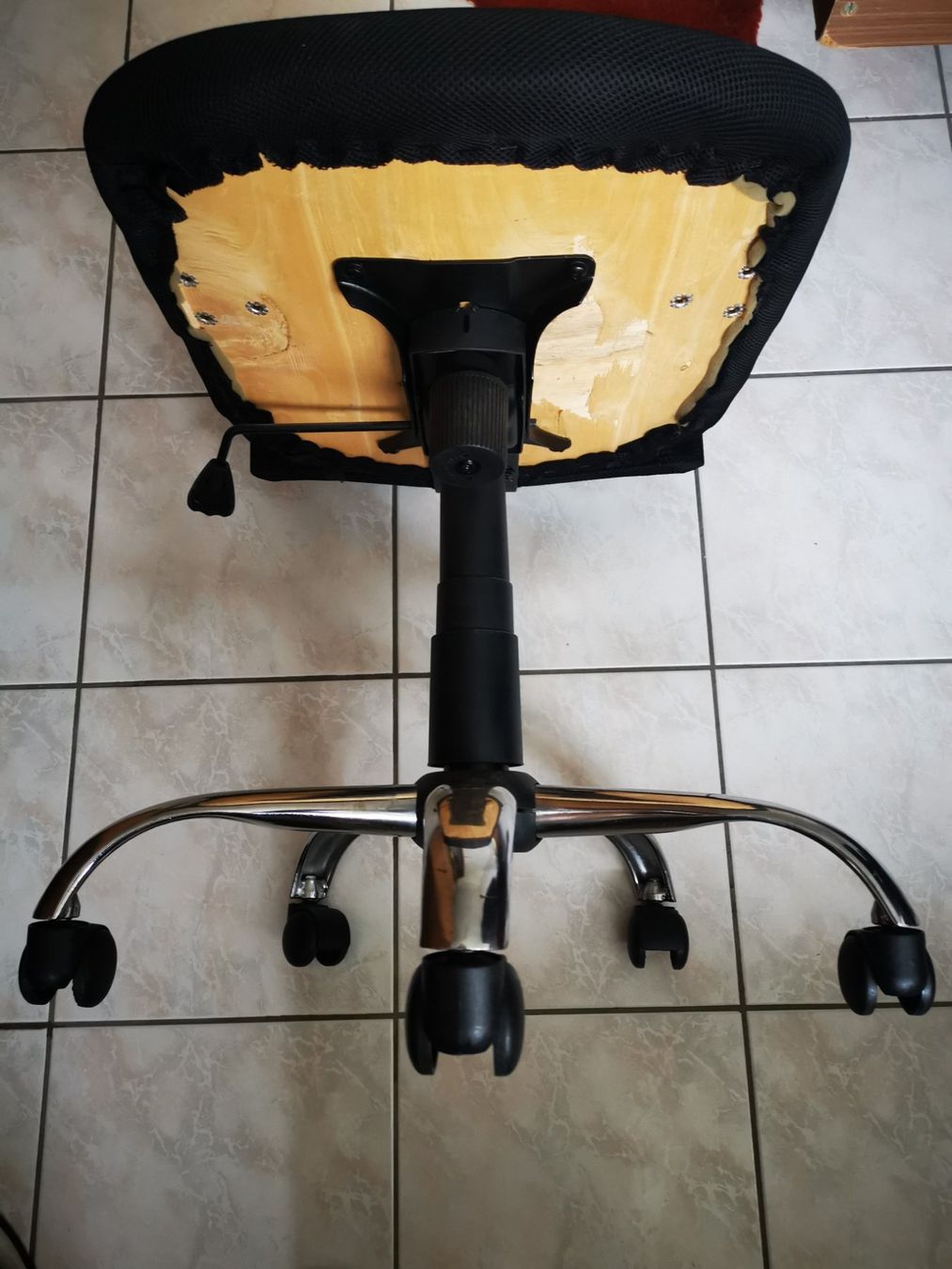 Sedie: Chaise de bureau ergonomique noire – Usato da Courtepin venduto da mara_1808 6