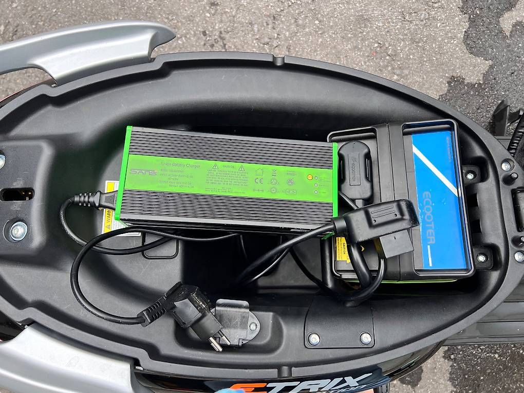 Scooter: Etrix E1S Elektroroller. Top Zustand mit Zubehör – Usato da Rotkreuz venduto da Sunnebaer 2