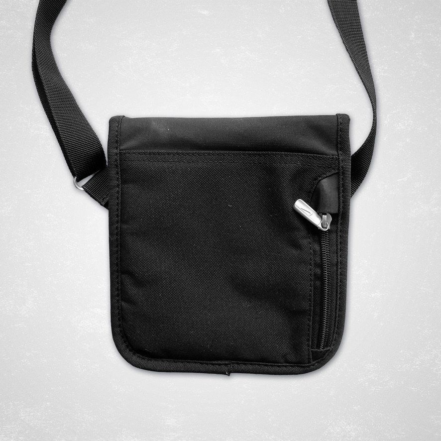 Nike Taschen: Nike Reflective Shoulder Bag | Vintage – Gebraucht aus Zürich von avenlim 2