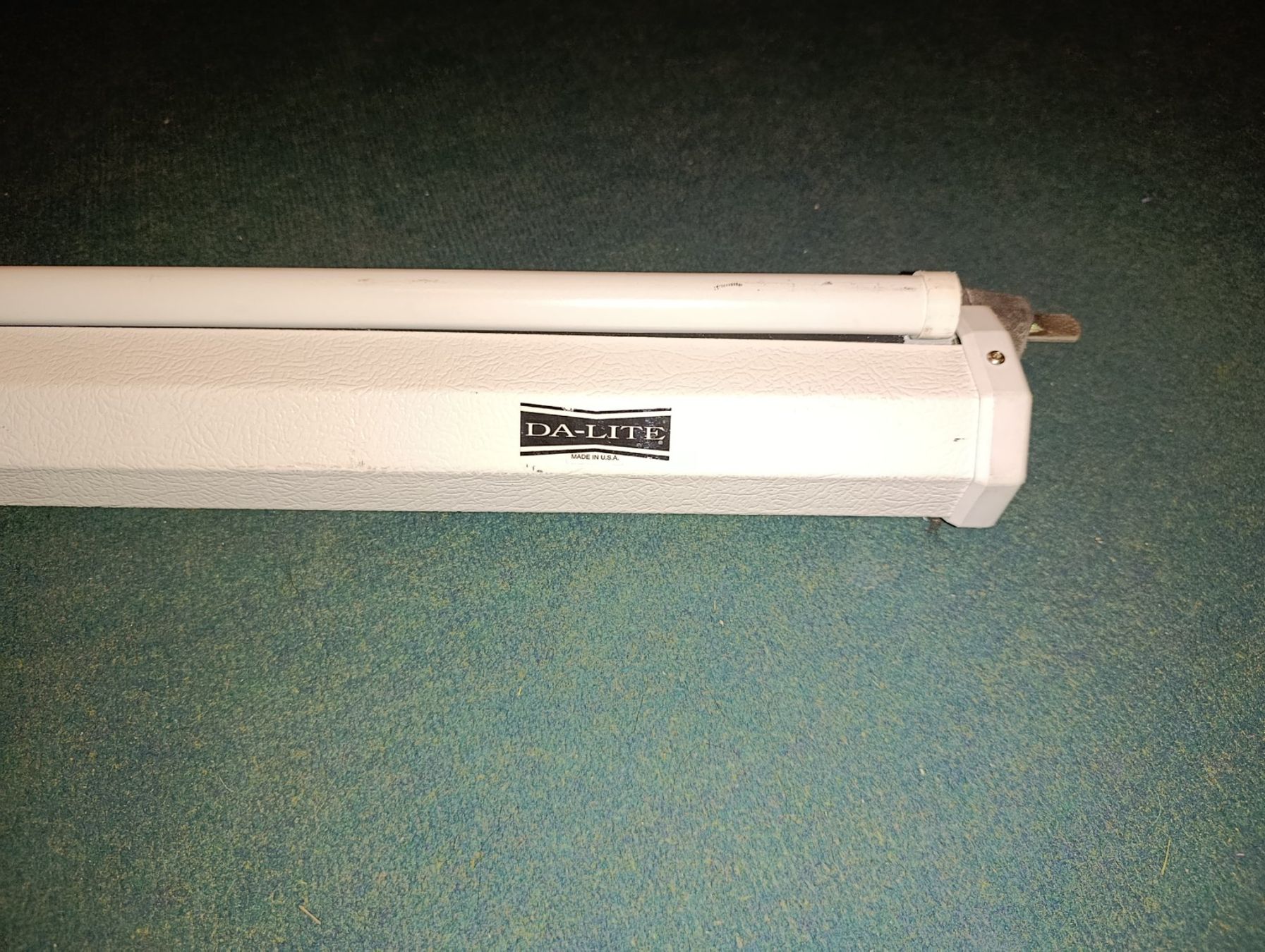 Autres accessoires: Écran de projection DA-LITE ~1.8x2m – D'occasion à Montpreveyres par top_gun5025 2