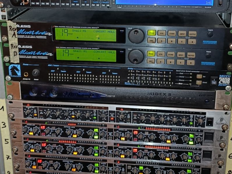 Steinberger Instruments de musique: Midex 8, module interface MIDI (Opcode/Motu/Steinberg) – D'occasion à Montpreveyres par top_gun5025