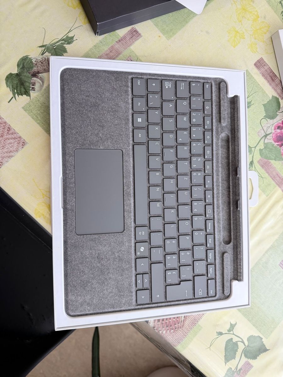 Microsoft Tablet PC: Microsoft Surface Pro11/16GB RAM/ 512GB – Neu und originalverpackt aus Glattpark(Opfikon) von erikagamez