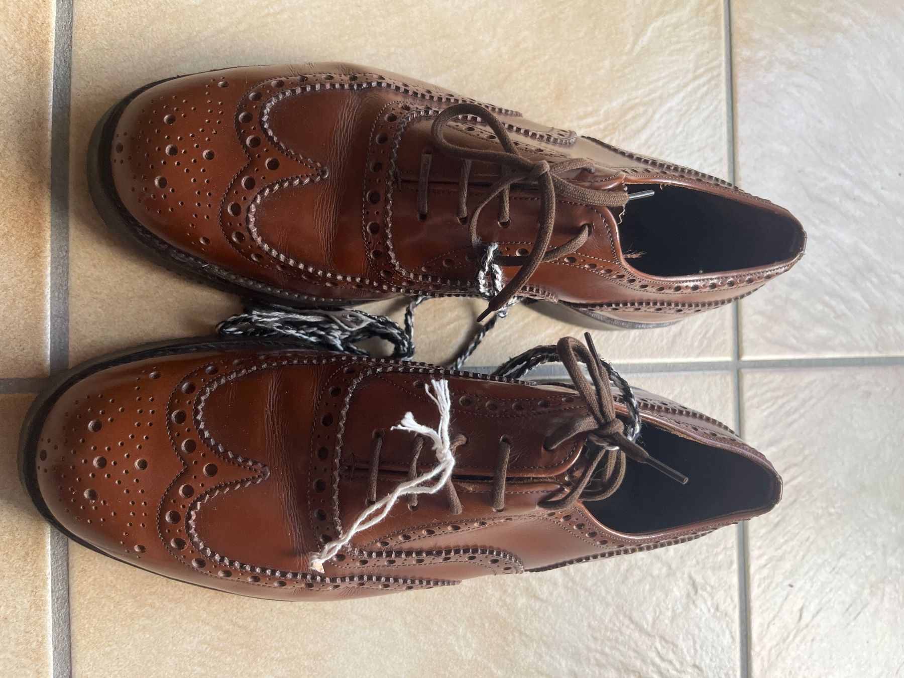 Herrenschuhe: Chaussures en cuir RAMBLER taille 40 – Gebraucht aus Vernayaz von Darkfrost