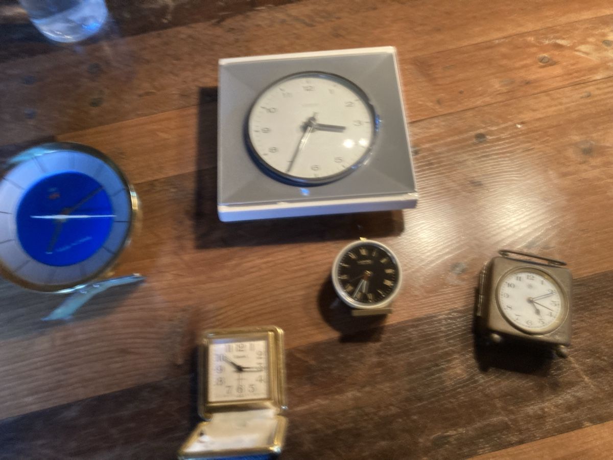 Orologi da terra & Orologi da parete: 5x Standuhren defekt oder ersatzteile – Difettoso da Glattbrugg venduto da vintagemania