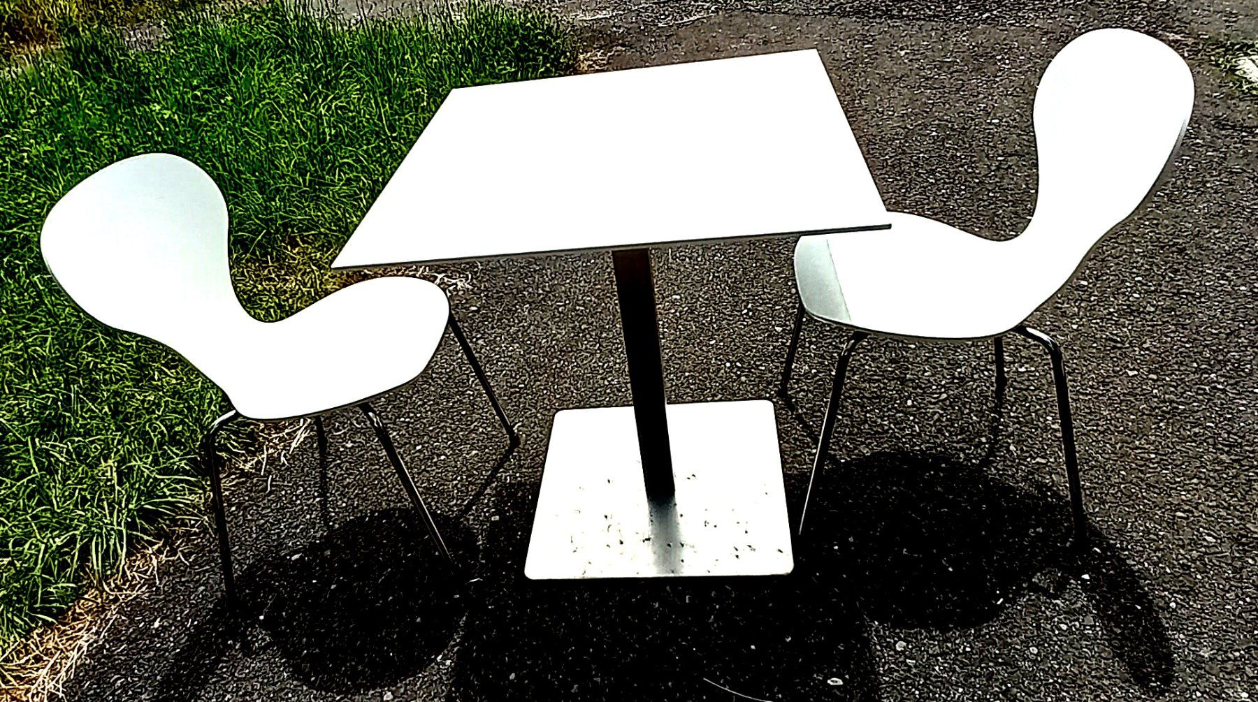 Set di tavolo e panche: Tisch mit 2 Stühlen Designe aus Dänemark 2b – Usato da Baar venduto da 2cvbaar 2