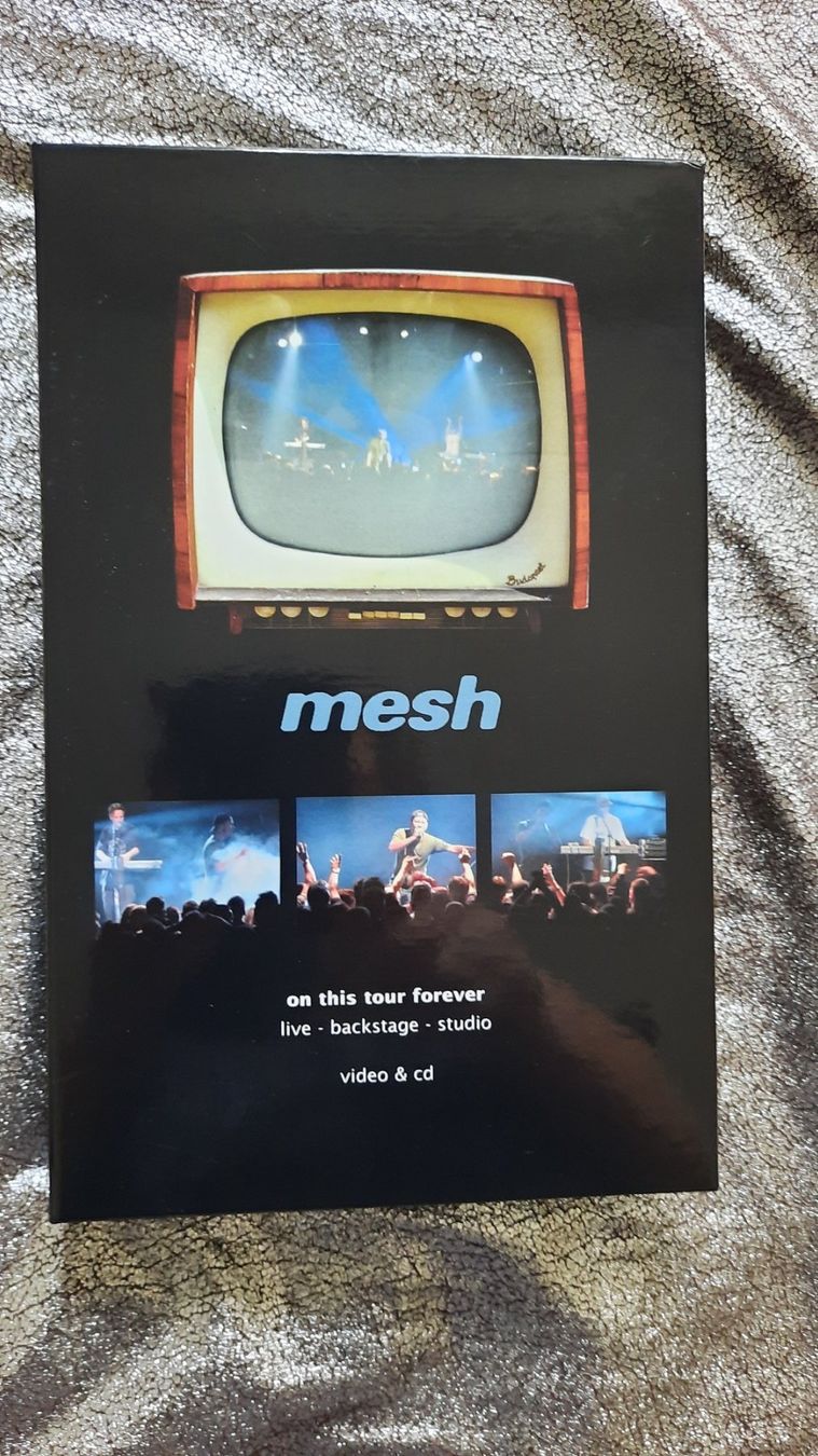 Tutti i VHS: VHS + CD Live MESH – Usato da Lausanne venduto da BrigitteAnne