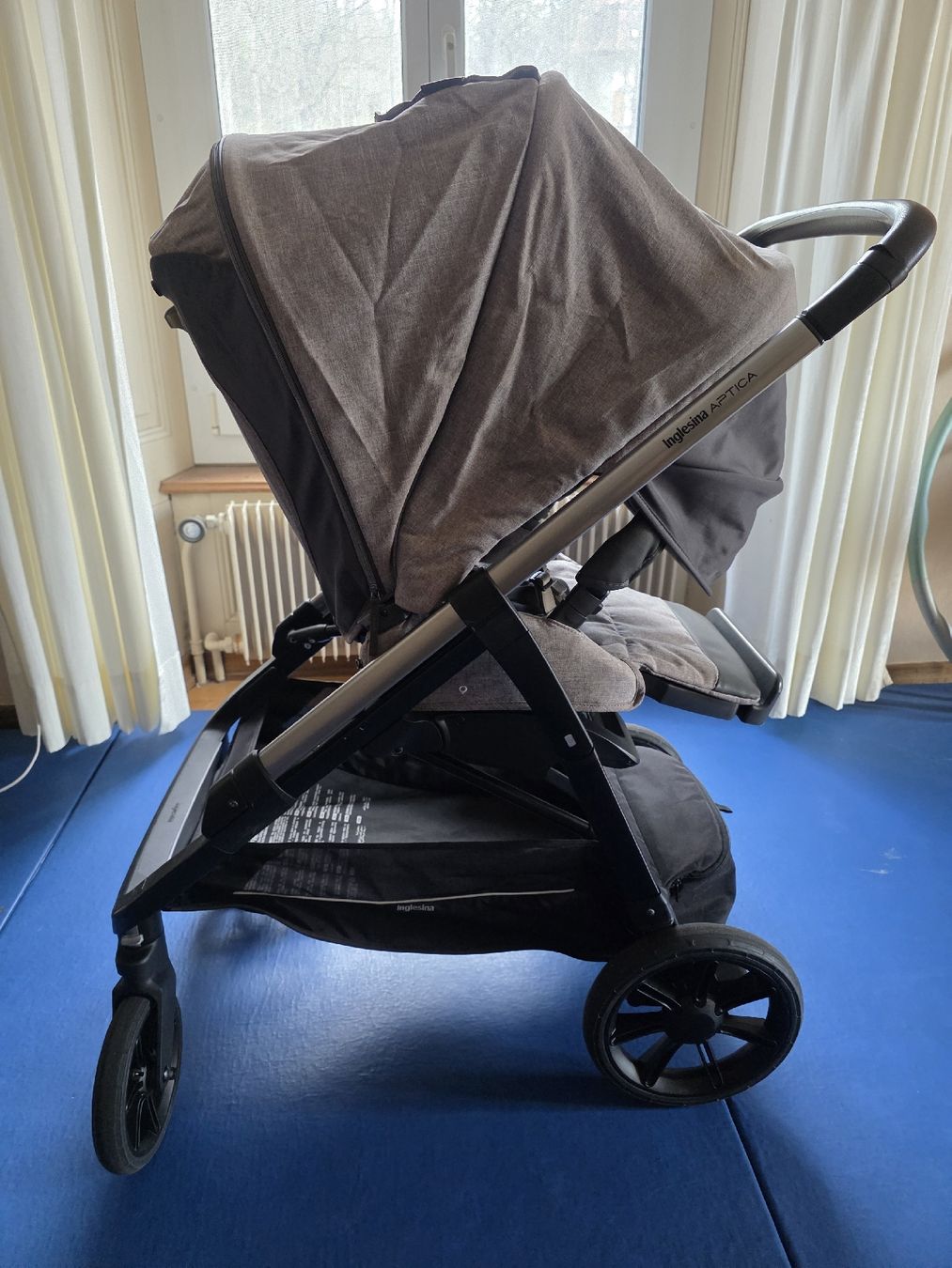 Inglesina Carrozzine: Poussette Inglesina Aptica+ Accessoires – Usato da Le Locle venduto da Maria.222 2