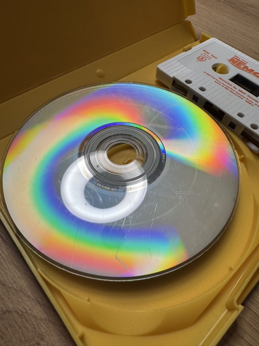 Musicassette: Disney Pixar Findet Nemo, CD & Kassette Set – Usato da Biberist venduto da etesummer 3