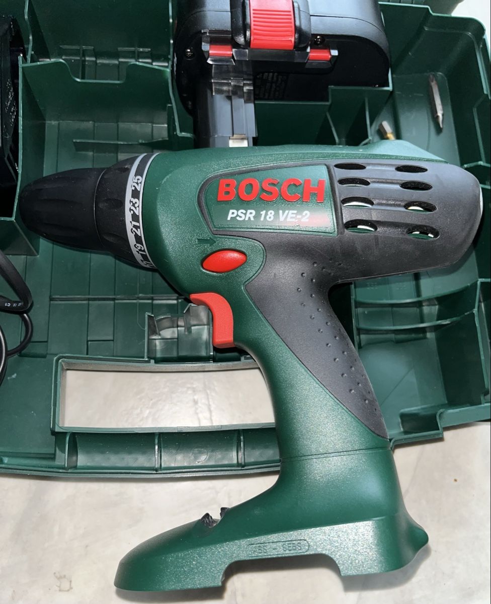 Bosch Trapani: Bosch Akku Bohrschrauber – Usato da Wilen b. Wollerau venduto da urs_9s5y 1