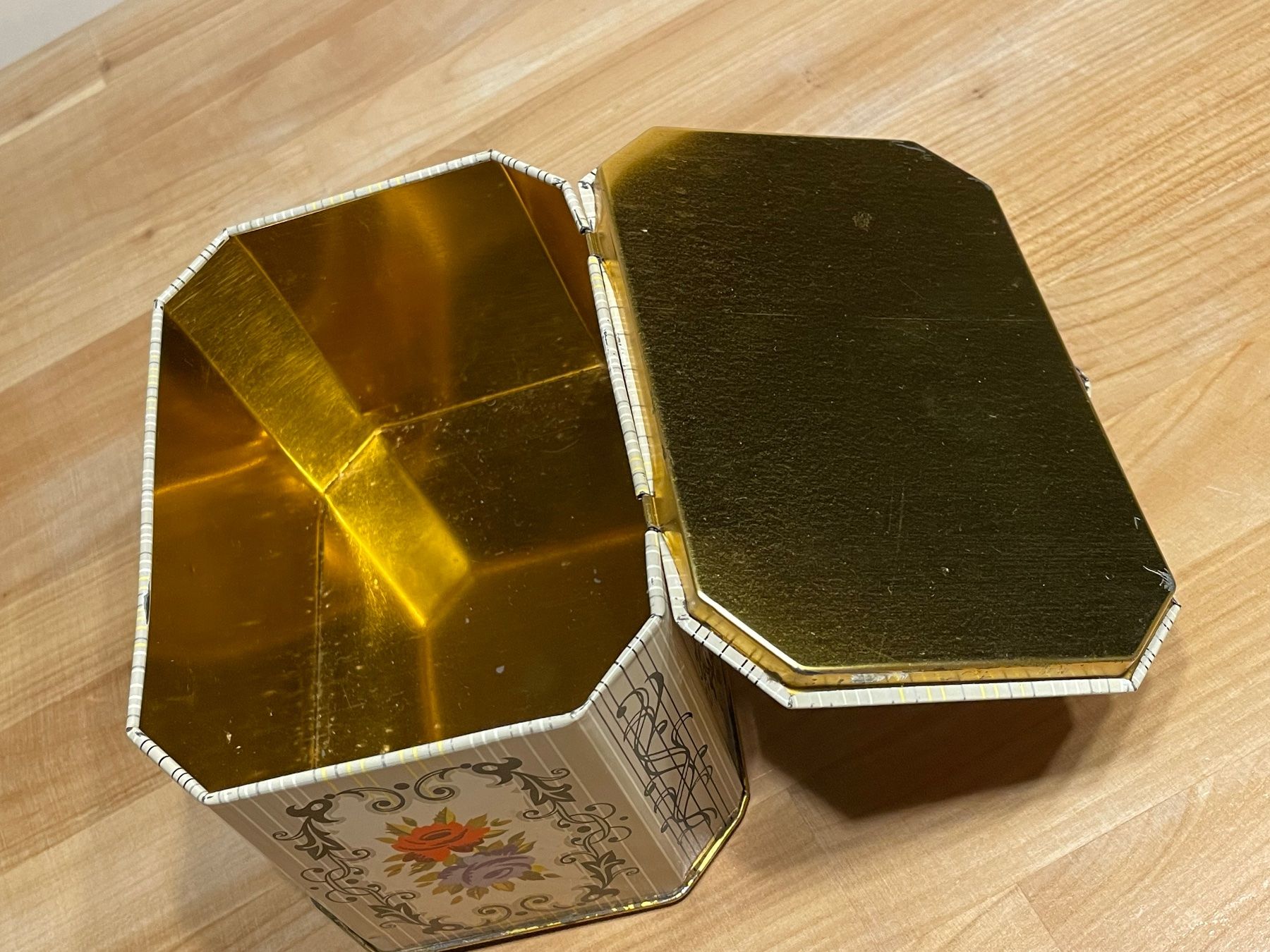 Tutte le decorazioni: Blechdose alt – Usato da Rümlang venduto da euqinom16 2