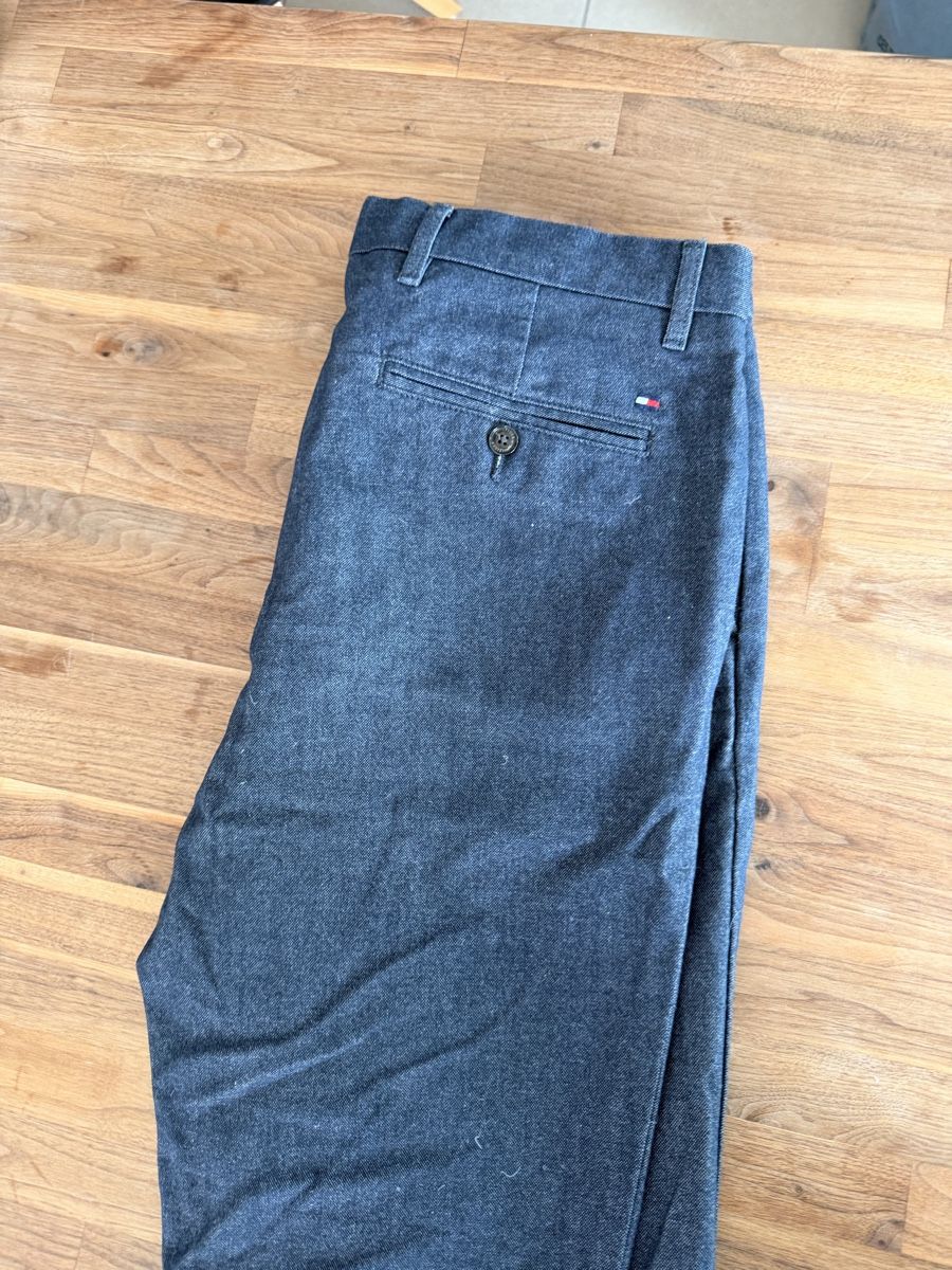 Lotti di vestiti: Lot de 3 pantalons de marque  – Usato da Courtételle venduto da zittant93 1