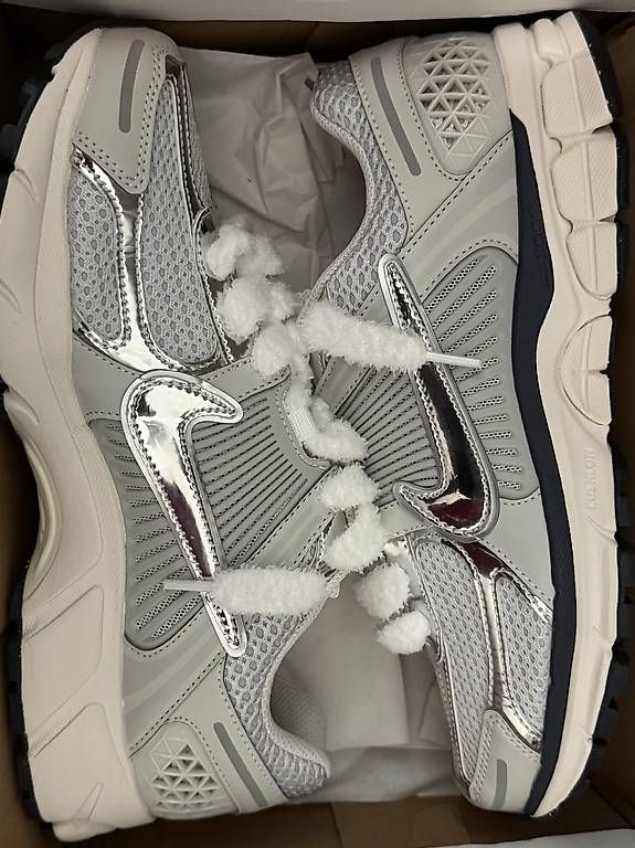 Scarpe da donna: Nike vomero 5  – Usato da Grand-Lancy venduto da ter_bvn7