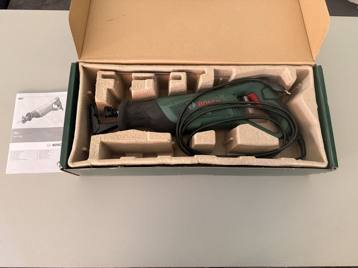 Tutte le macchine: Bosch PSA 700E Säbelsäge – Usato da Reinach BL venduto da Rushkatie 1